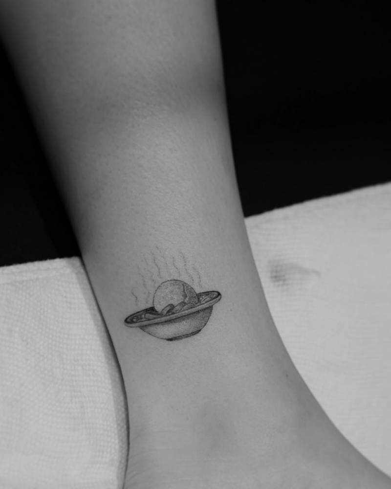 Zoey Deutch Matzah ball soup tattoo evidence Zoey Deutch tattoos: Matzah ball soup tattoo evidence