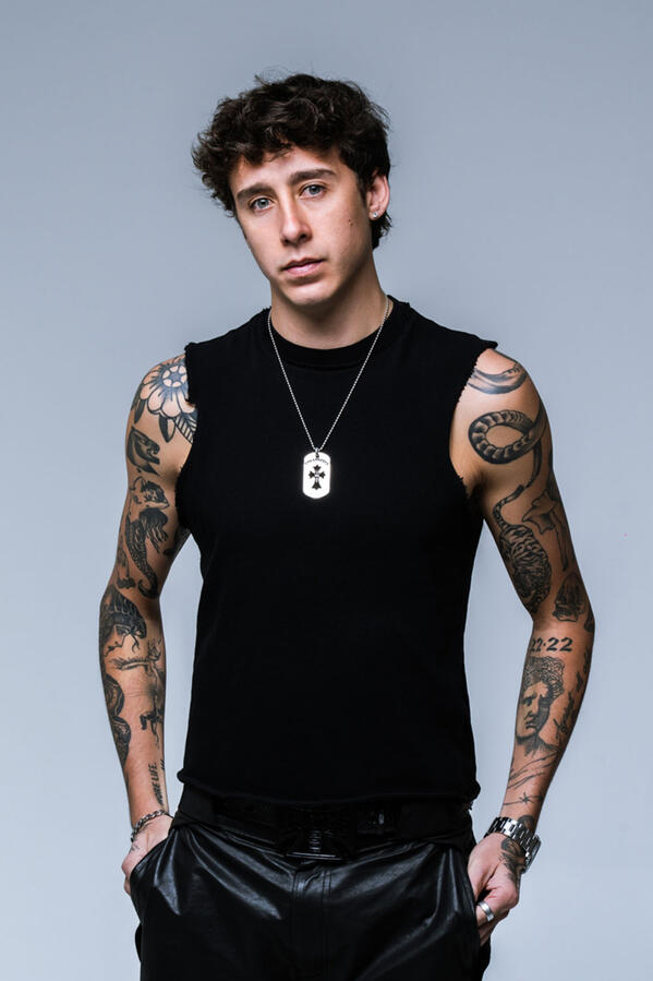 ZUEZEU tattoos: full standing tattoo evidence